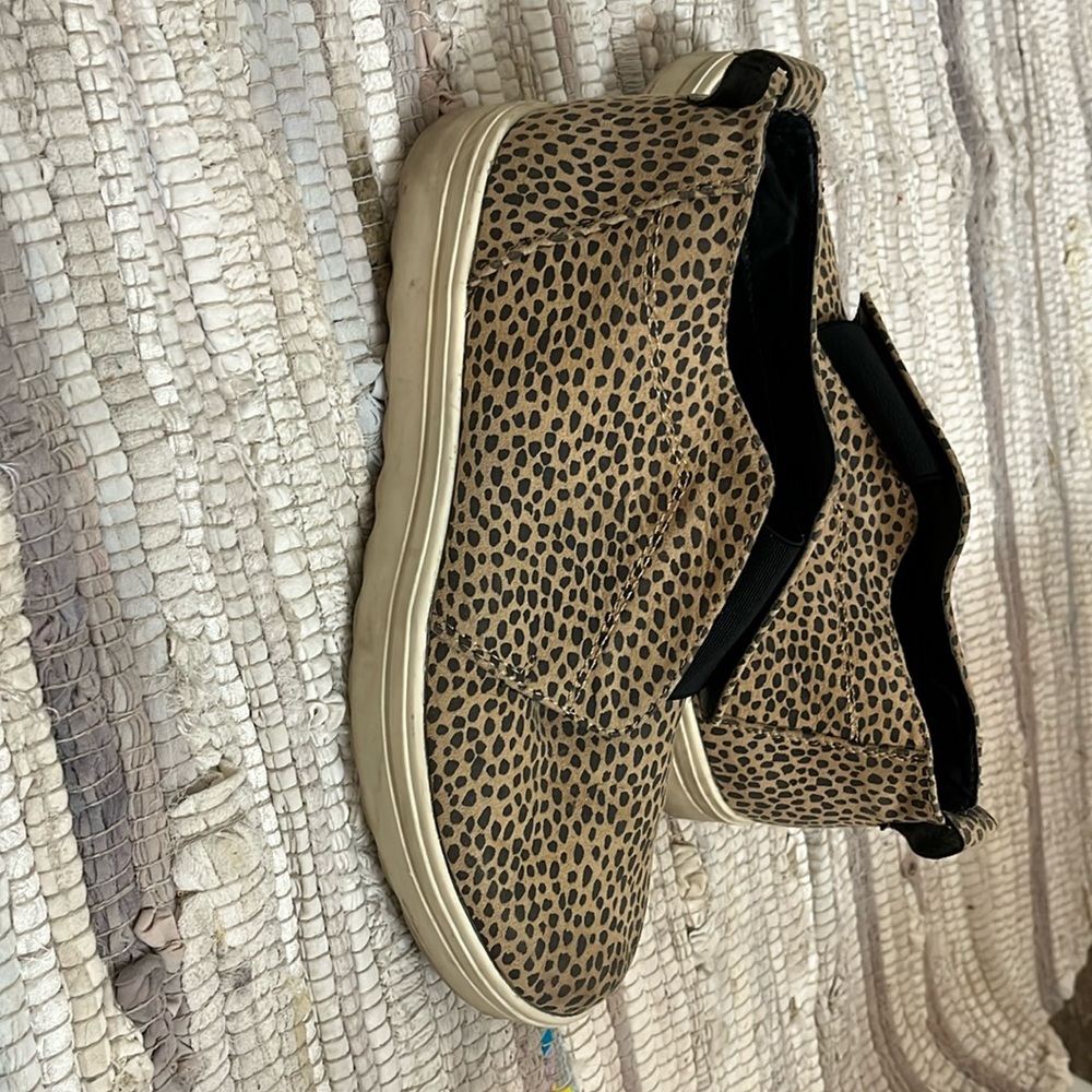 Universal Thread Women's Leopard Print Pull On High Top Sneakers Size 7 1/2